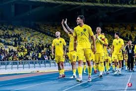 詹姆斯关键篮板抢断助球队逆转